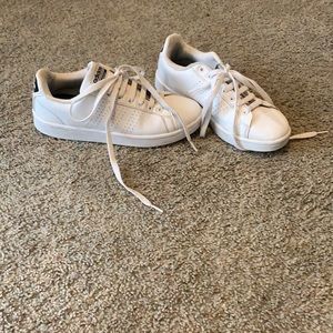 White Adidas w cloud foam insoles